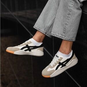 De Florance cloudea sneakers size 10.5 New